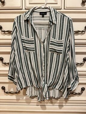 Fortune + Ivy Green and White Striped Tie-Front Button-Down Blouse